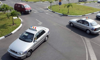 Các câu hỏi ĐIỂM LIỆT thi lý thuyết bằng lái xe (phần 3)